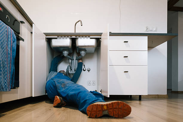 Professional Plumbing technician working in Troy, TX